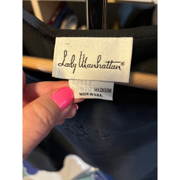 Lady Manhattan Black Blouse With Embroidered Detail Short Sleeves Sz M - Picture 5 of 8